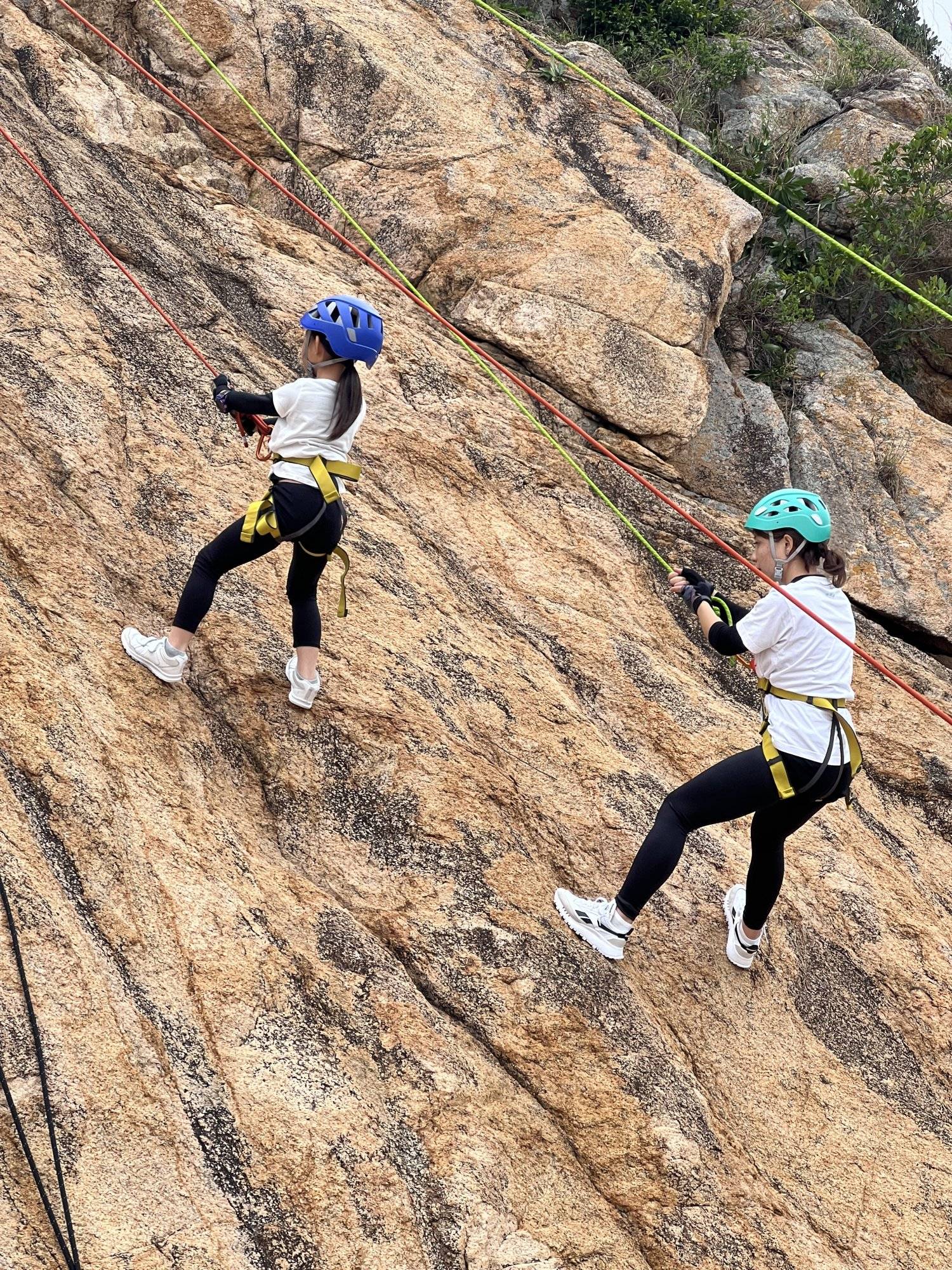 成峯歷奇 【長洲】親子沿繩下降+飛索體驗 2