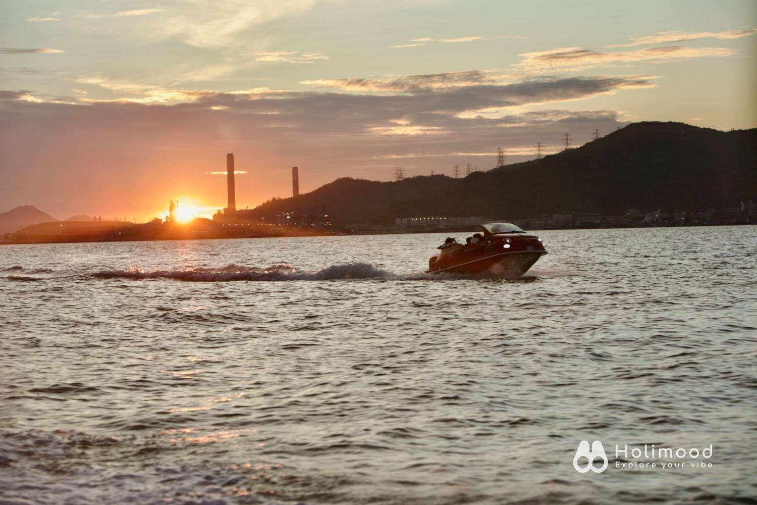 Goofy Waves Watersports Club & Academy 【全港首輛】Fiat 500 海上跑車體驗—海上飄移/日落觀光/維港遊 (西貢/中環上落) 4