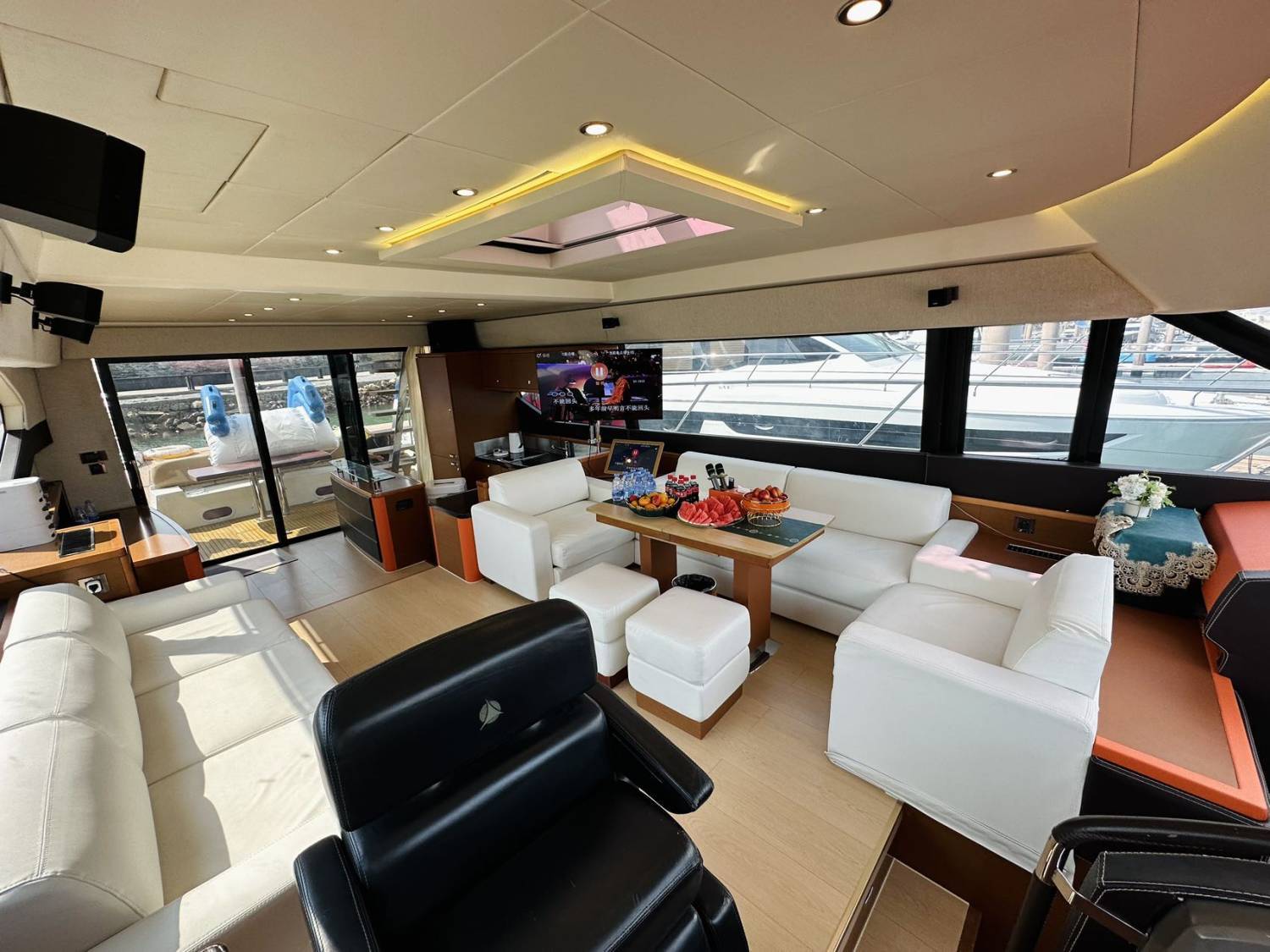 Holimood 州游 【坪仕島風光】3小時生日遊艇派對套餐 7