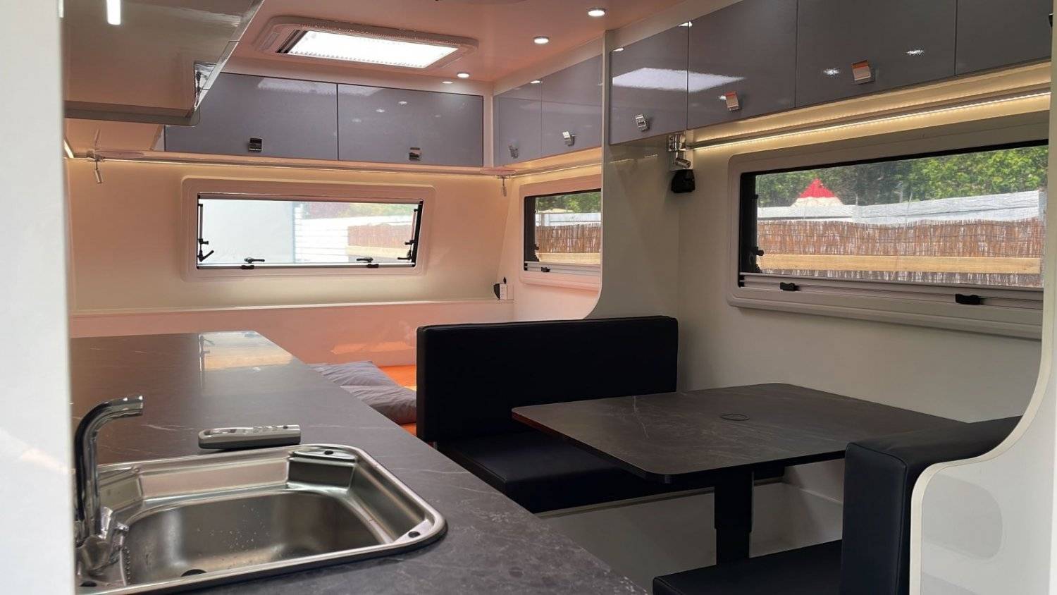 浪高長岸 - 大嶼山長沙沙灘水上活動及Glamping體驗 【浪高長岸】水上活動券連豪華型露營車代用體驗 (4人) 8