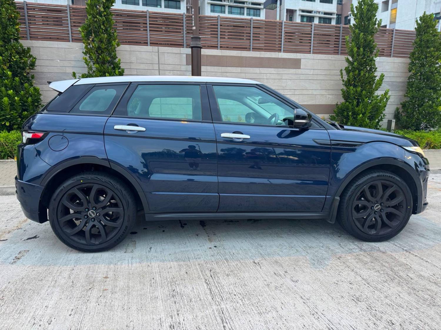 All car rental Land Rover Evoque Dynamic /Discovery Sport 7SE - 日租/週租 8