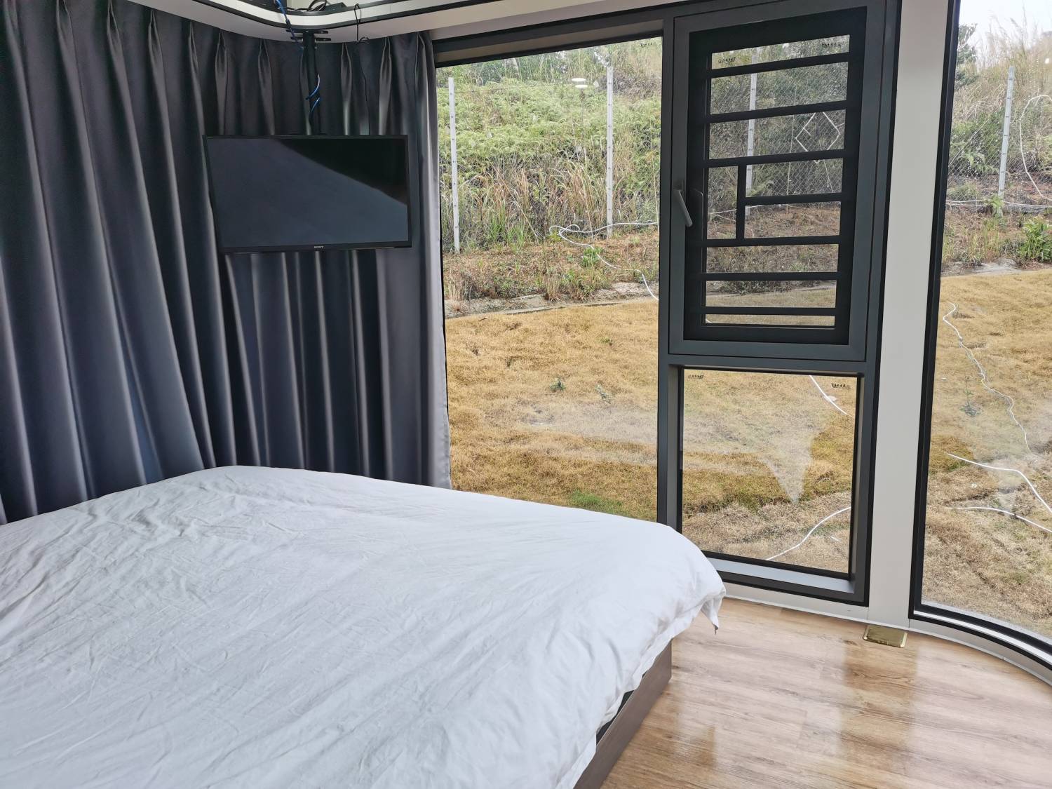 Park Nature Hillside 世外桃源 | 太空星艦露營車·蓮麻坑豪華營地 【親子系列】Starship FX 親子太空艦  < 2-6人 > 8