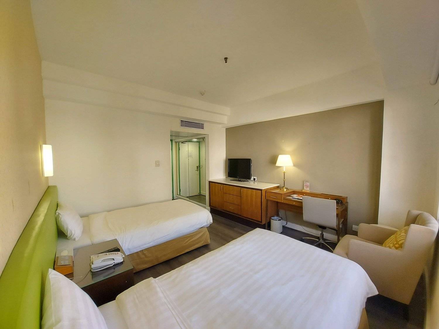 銀鑛灣渡假酒店 - 寵物住宿餐飲套票 & 梅窩海邊酒店 【情侶首選】雙床標準雙人客房 + 鄰近海灣｜銀鑛灣渡假酒店 4