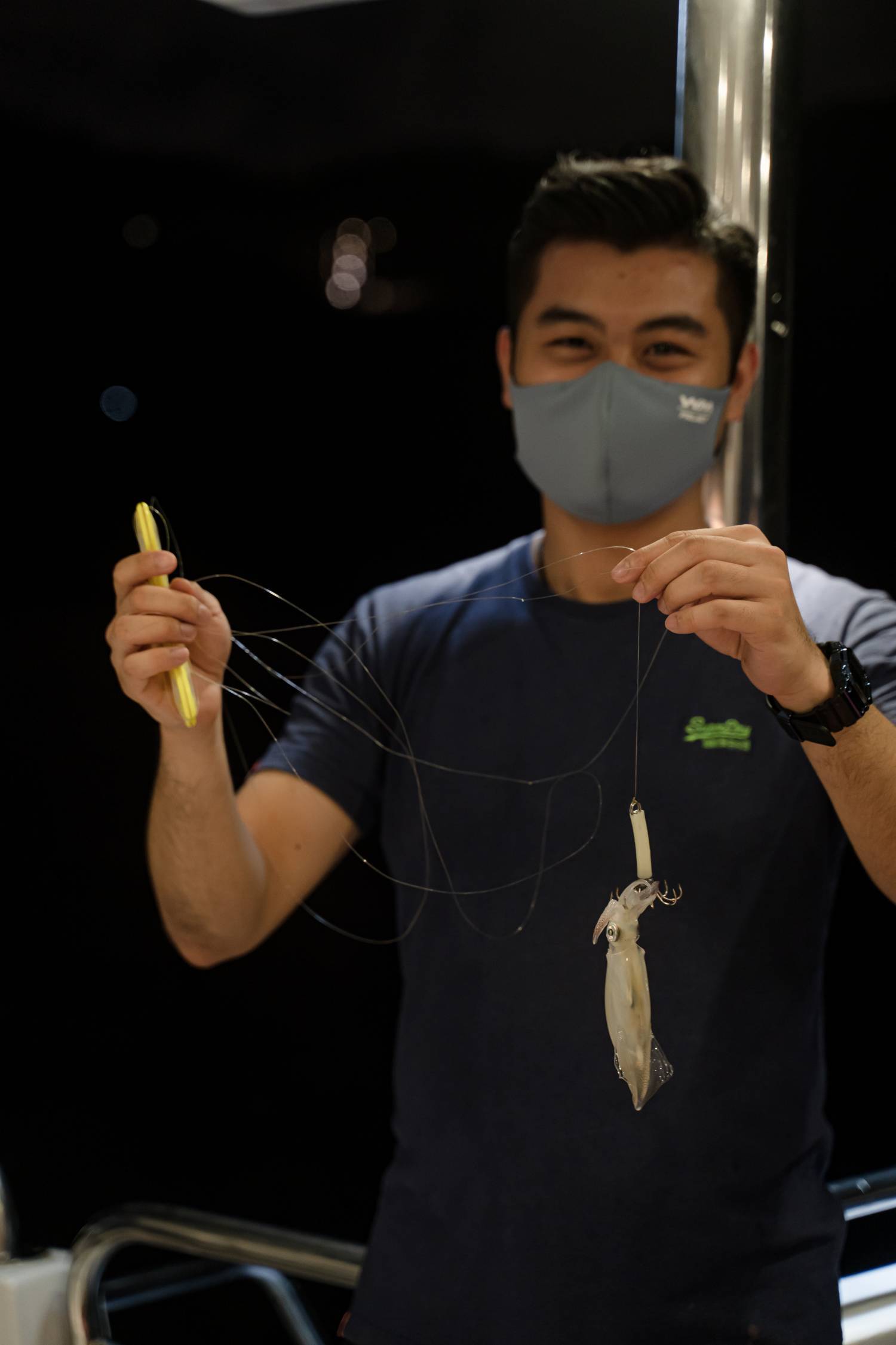 Holimood HK 【中環/觀塘】維港夜遊x夜釣墨魚團｜西式遊艇｜無限暢享小食飲品｜專業領隊 2026 5