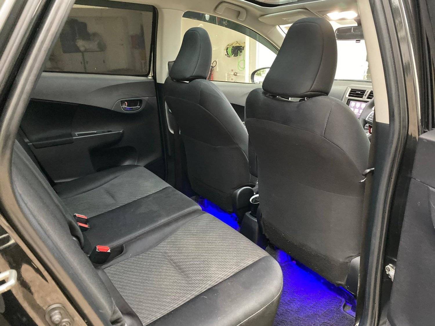 KW Rent A Car Hong Kong Toyota Ractis Facelift/ Ractis Verso - 日系實用5人車 (日租) 5