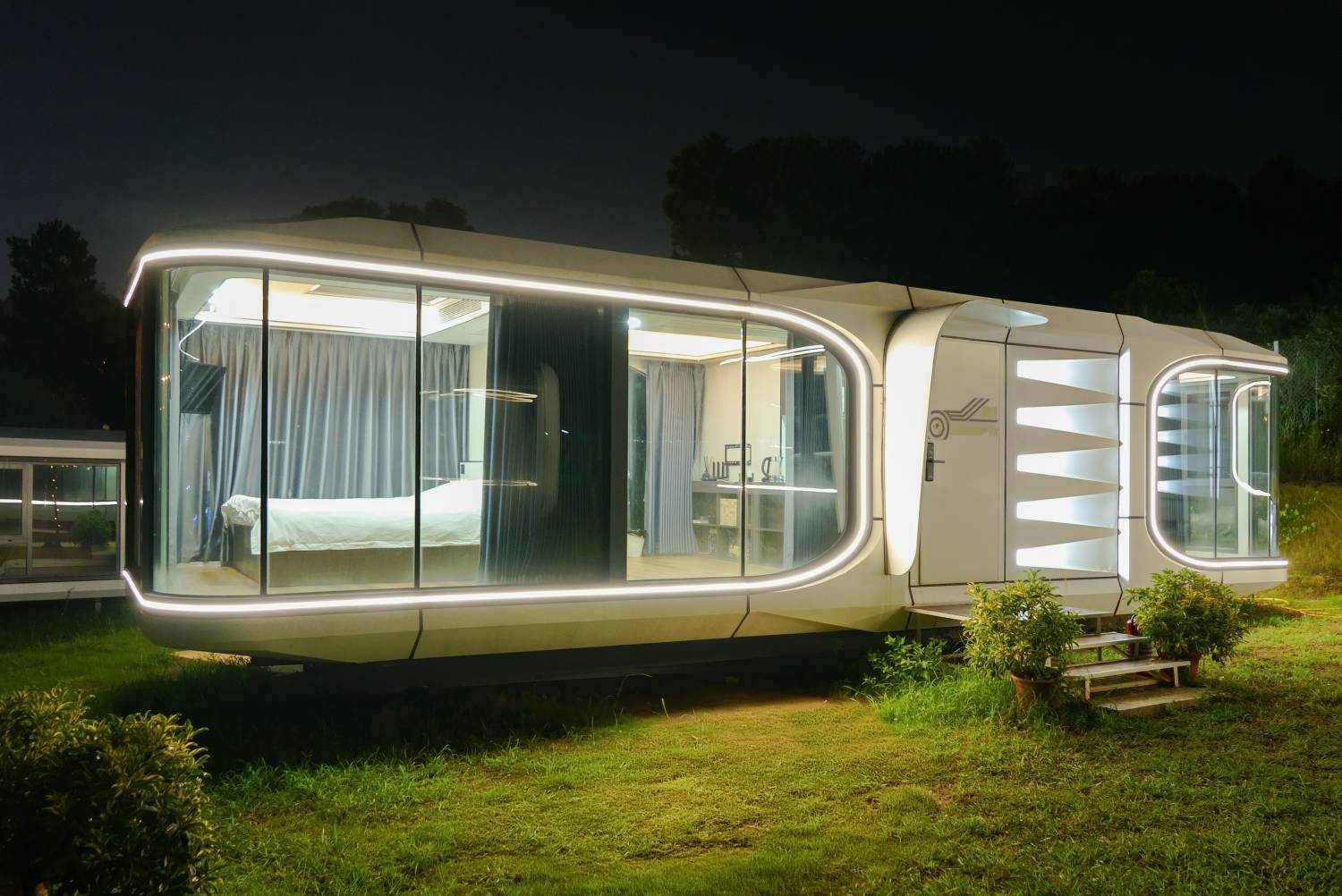 Park Nature Hillside 世外桃源 | 太空星艦露營車·蓮麻坑豪華營地 【親子系列】Starship FX 親子太空艦  < 2-6人 > 1