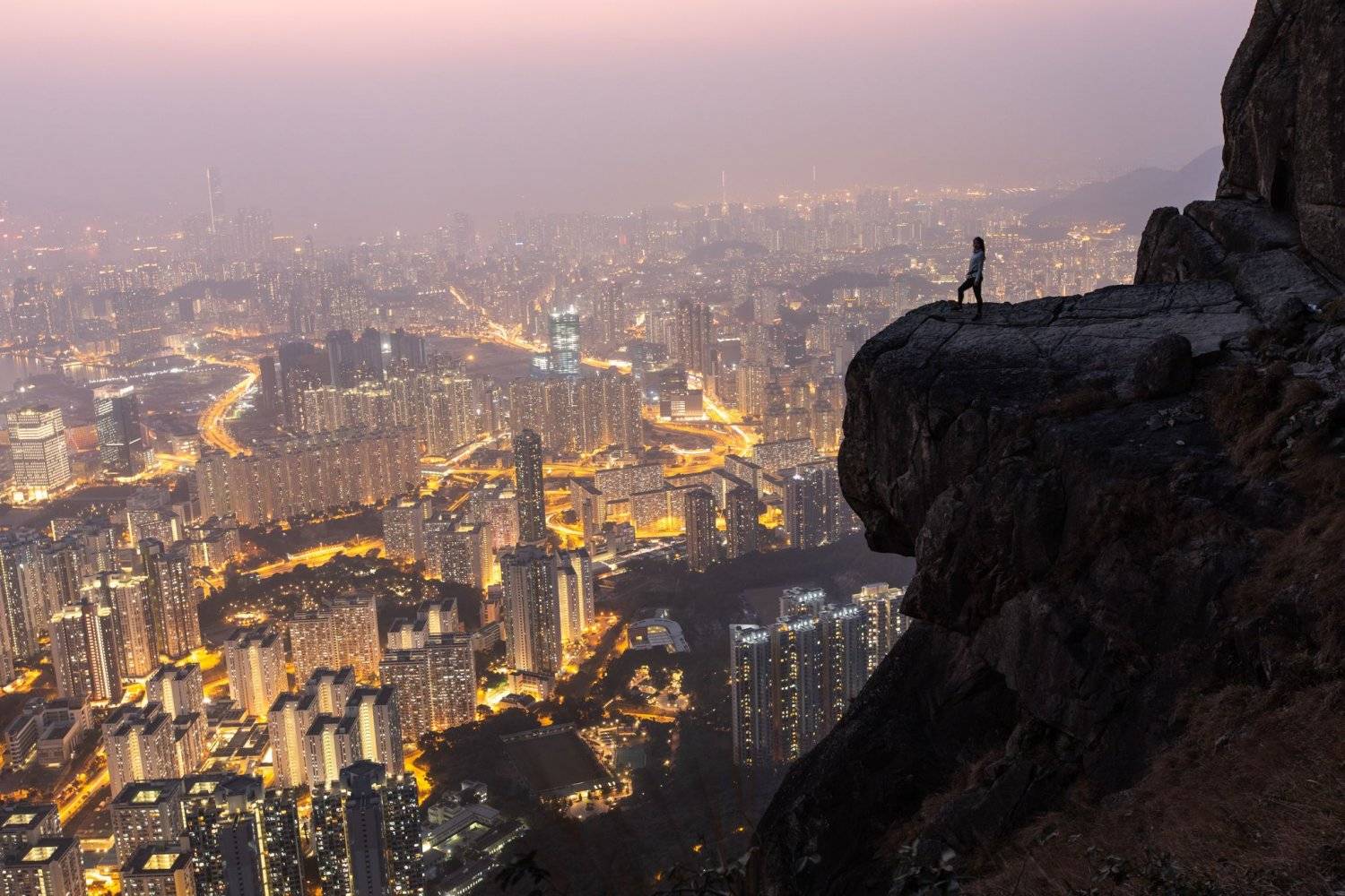 Explorer Hong Kong 【觀塘自殺涯】 夜間攀岩（沿繩下降體驗）- 私人包團 (8人起) 5