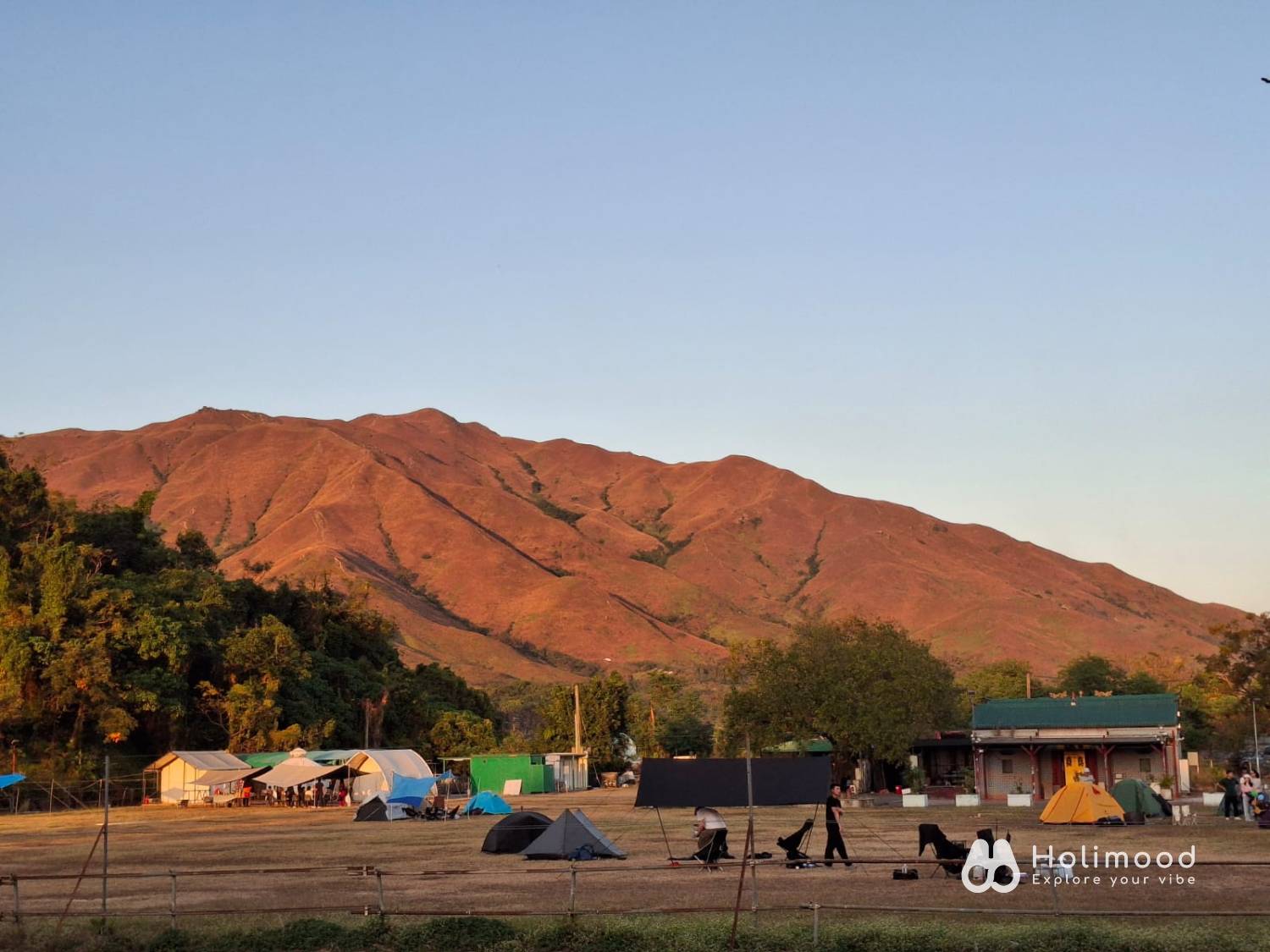 NutsCamping 【情侶好去處】錦田浪漫溫馨 2-4 人露營車｜私人花園 BBQ 3