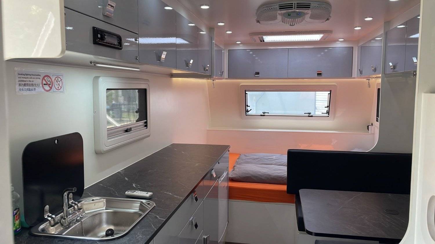 浪高長岸 - 大嶼山長沙沙灘水上活動及Glamping體驗 【浪高長岸】水上活動券連豪華型露營車代用體驗 (4人) 9