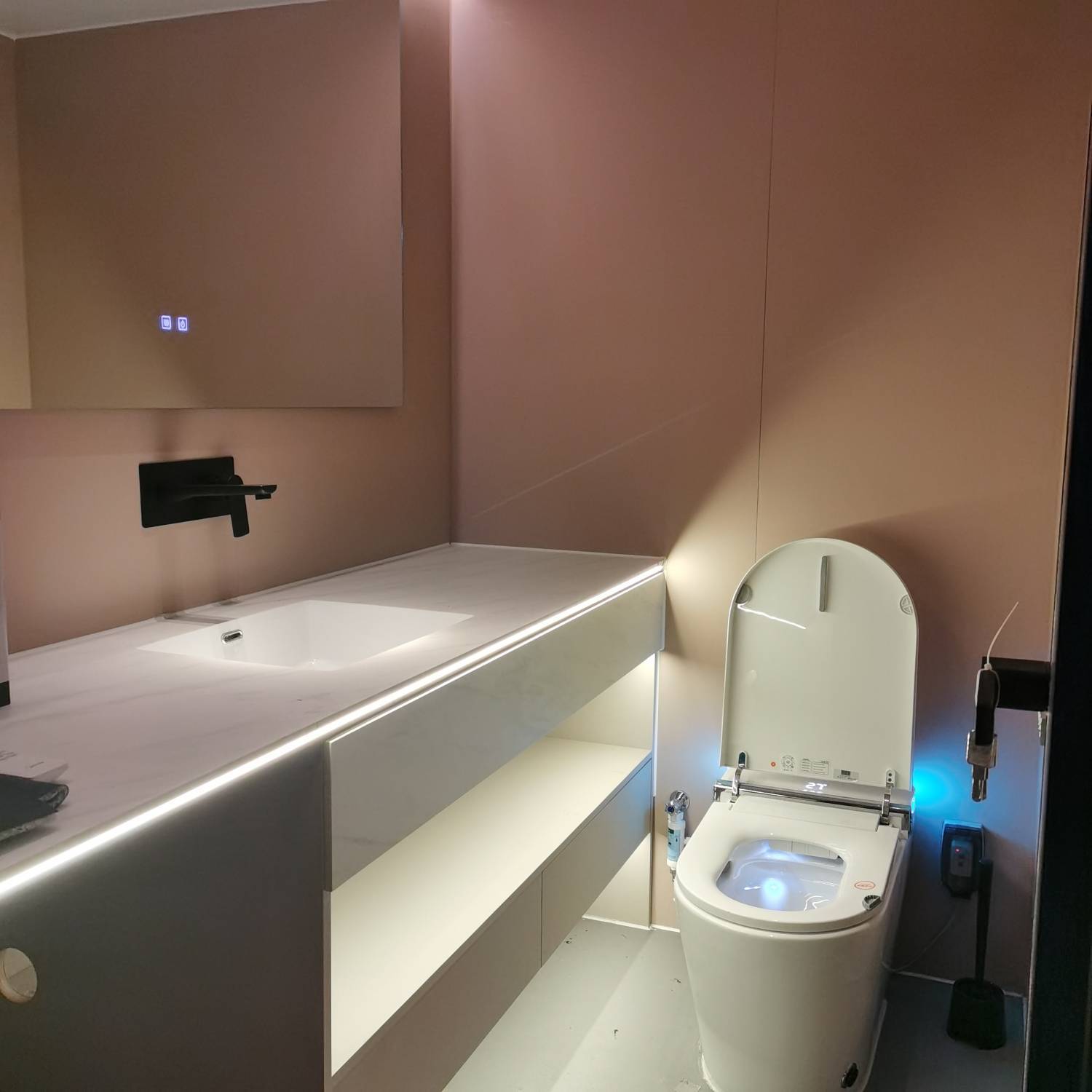 Park Nature Hillside | Starship Caravan·Glamping in Lin Ma Hang 【Moon Horizon H7】Discovery < 2-4 people > 8