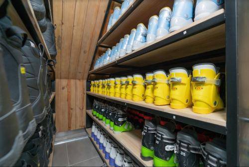 Snow & Surf 室內滑雪衝浪體驗/ 套票及包場優惠 【室内滑雪體驗】全港首個集滑雪衝浪於一身場地 3