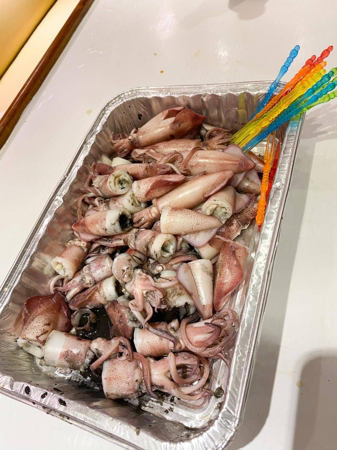 Holimood HK 【中環/觀塘】維港夜遊x夜釣墨魚團｜西式遊艇｜無限暢享小食飲品｜專業領隊 2026 9