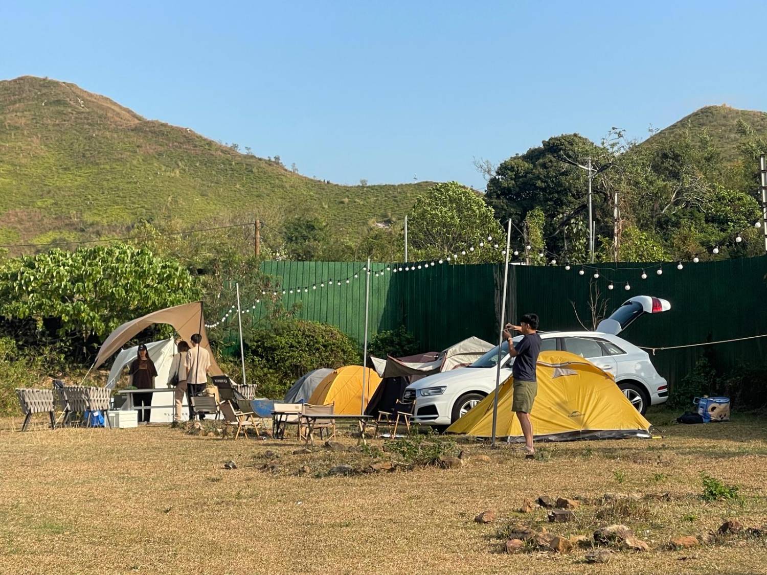 WE CAMP 元朗露營 - 15萬呎營地｜豪華露營、汽車露營、塘景露營體驗 【超大草原C-zone】【自扎營】 車邊/露營Feel/豪華版BBQ/火鍋專用區/獨享場地 2