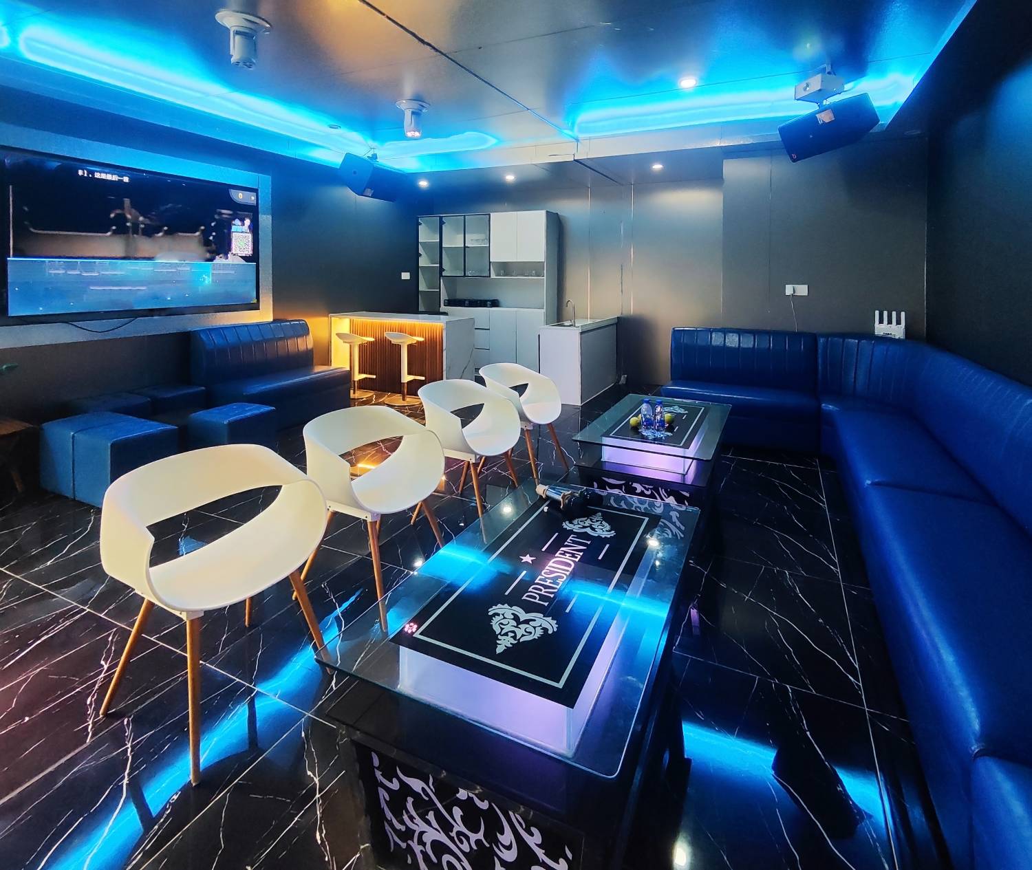 湖畔山谷 Lakeside Valley | 蓮麻坑豪華露營·帆船屋·星空營地 Party Room卡拉OK 1