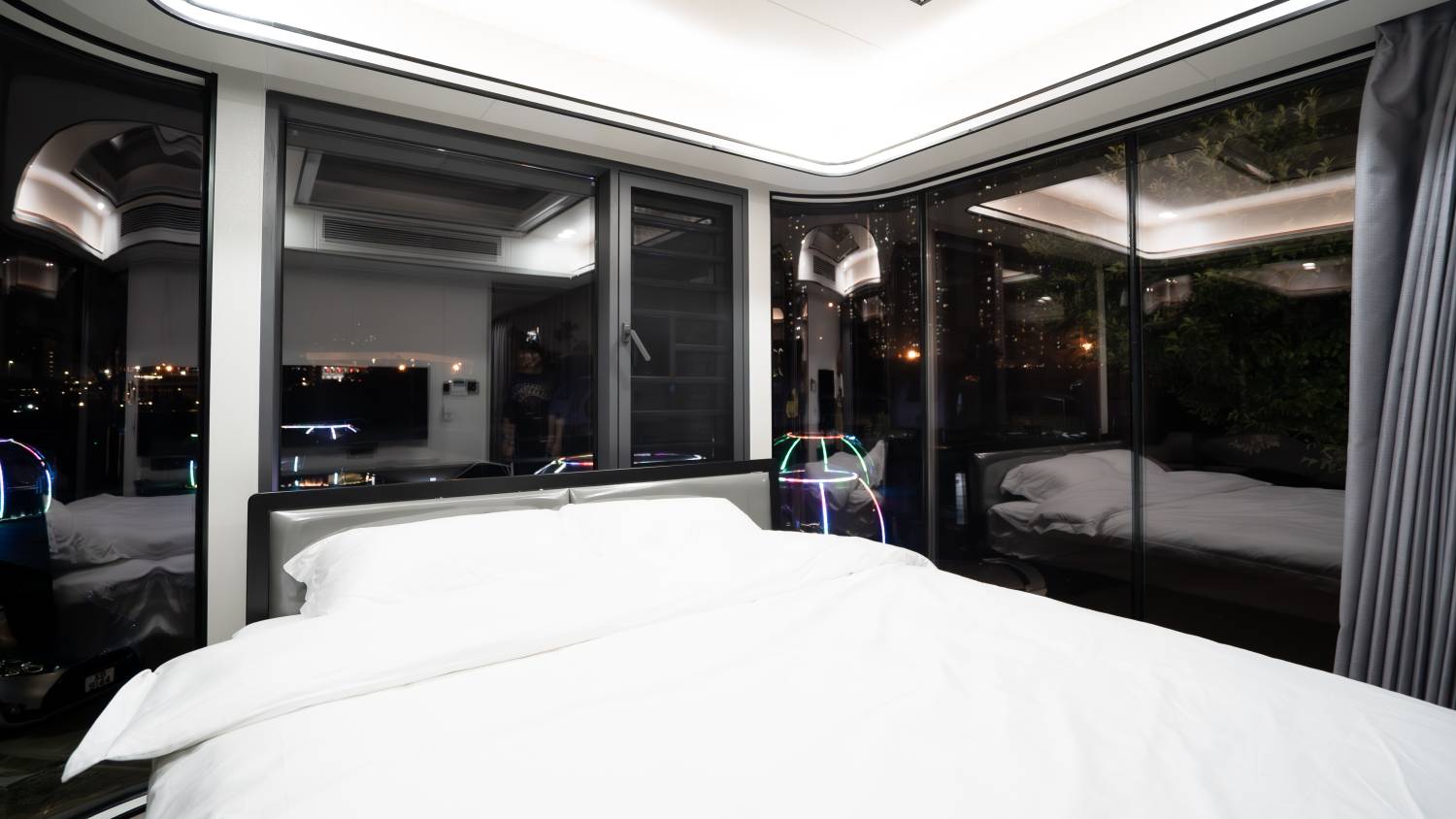 Park Nature Hillside 世外桃源 | 太空星艦露營車·蓮麻坑豪華營地 【派對風格】Starship DX 派對太空艦 < 2-6人 > 6