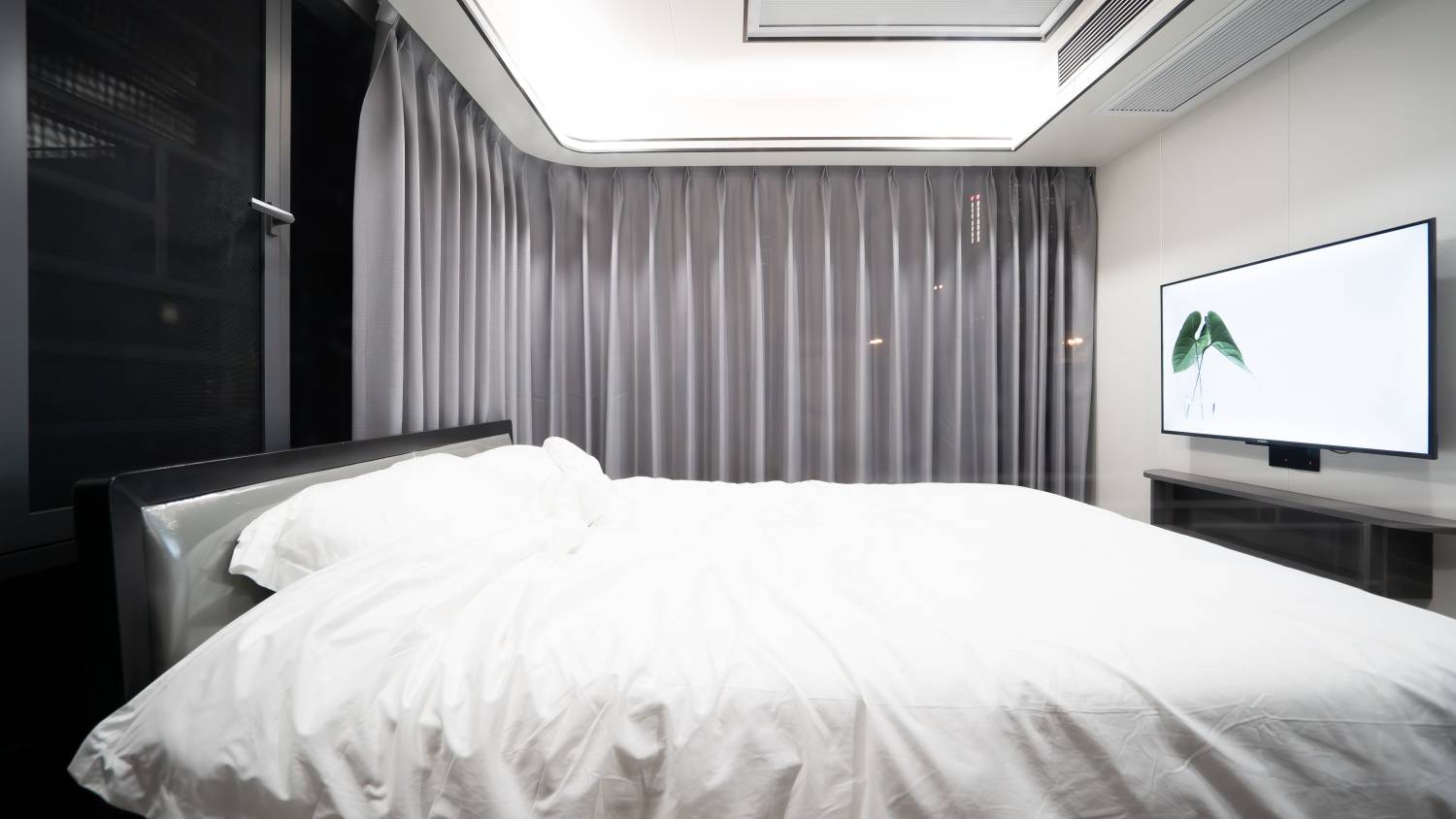 Park Nature Hillside 世外桃源 | 太空星艦露營車·蓮麻坑豪華營地 【派對風格】Starship DX 派對太空艦 < 2-6人 > 7