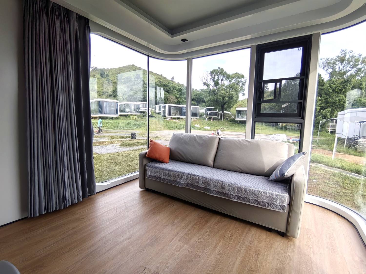 Park Nature Hillside 世外桃源 | 太空星艦露營車·蓮麻坑豪華營地 【寵物友善】🐶【Explorer E7】探月太空艙 < 2-4人 > 4