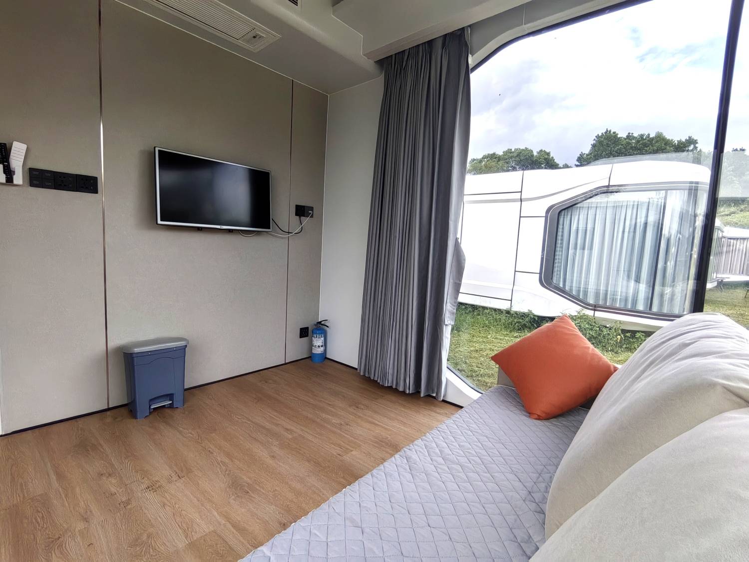 Park Nature Hillside 世外桃源 | 太空星艦露營車·蓮麻坑豪華營地 【寵物友善】🐶【Explorer E7】探月太空艙 < 2-4人 > 5